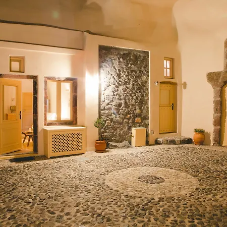 Holiday home Flora's House & Cave Winery *
