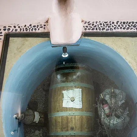 Flora's House & Cave Winery Дом отдыха *
